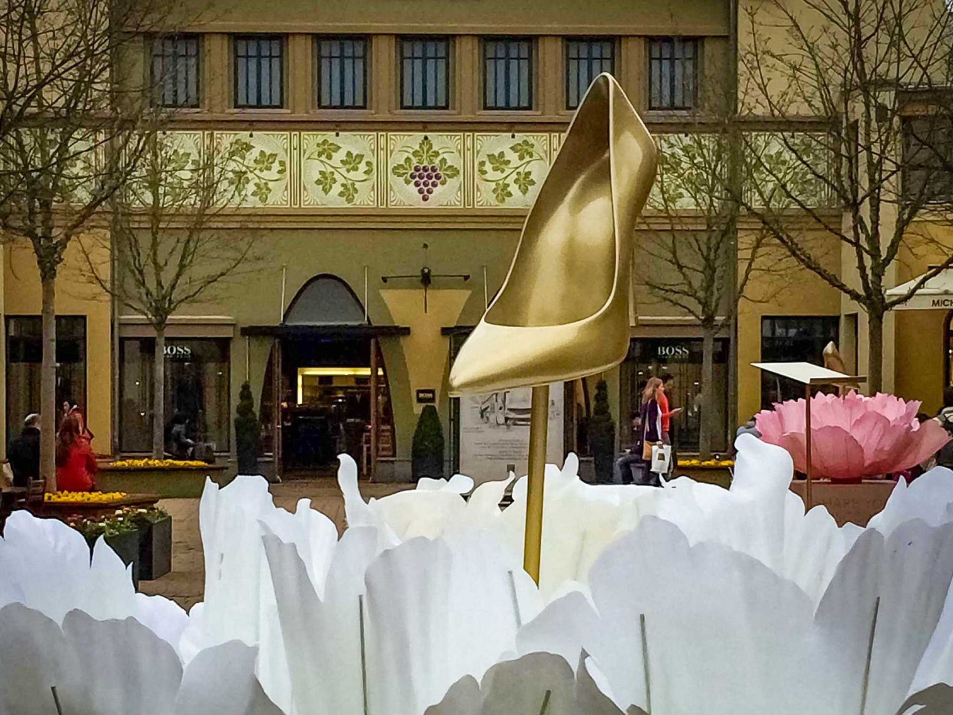 Giant golden stiletto prop for Value Retail